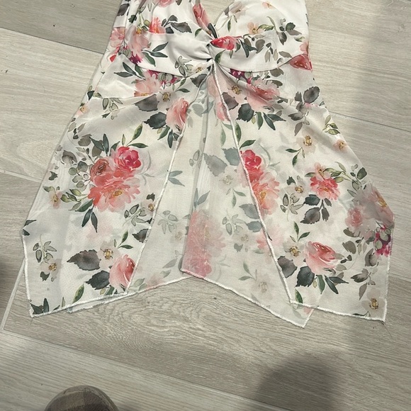 Princess Polly Fallen Roses Tank - Picture 5 of 6